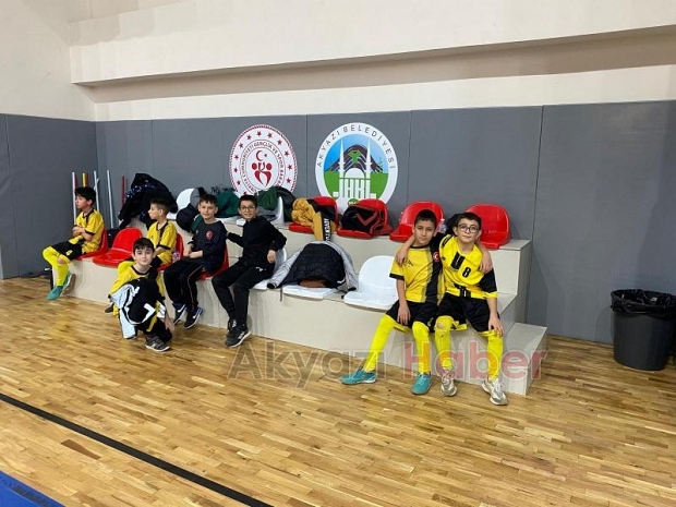 Okul Sporları 2. Küme Futsal Müsabakaları nefesleri kesti