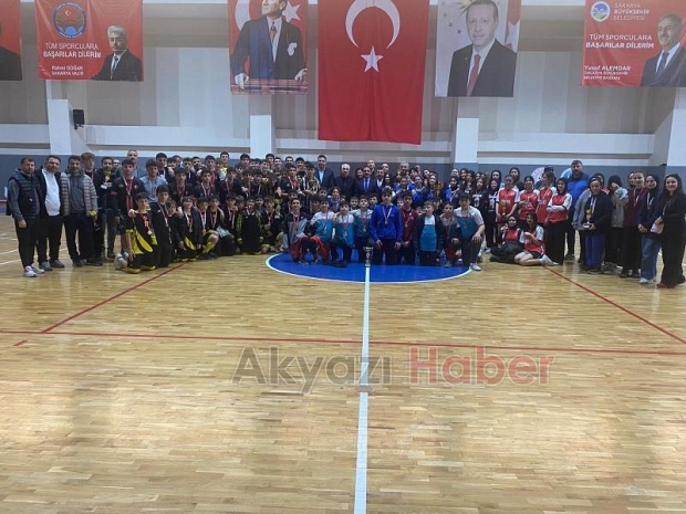 Okul Sporları 2. Küme Futsal Müsabakaları nefesleri kesti