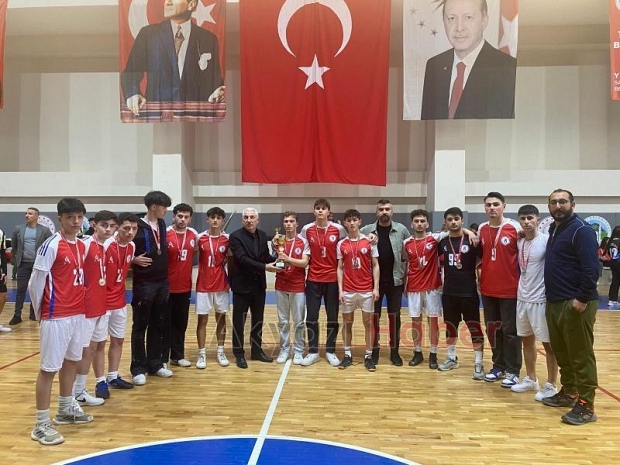 Okul Sporları 2. Küme Futsal Müsabakaları nefesleri kesti