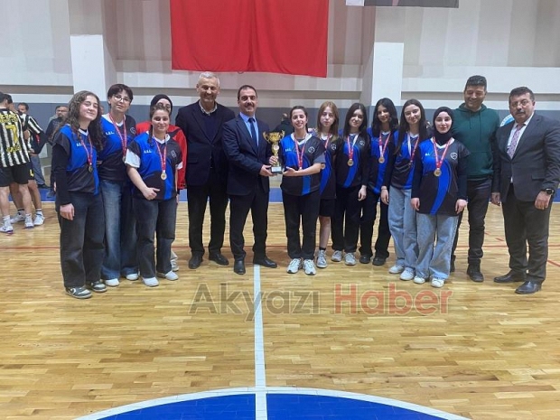 Okul Sporları 2. Küme Futsal Müsabakaları nefesleri kesti