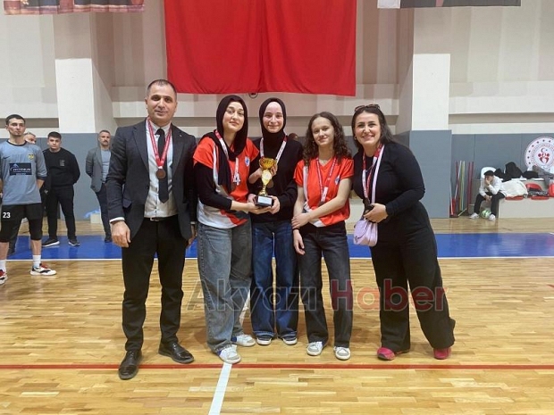 Okul Sporları 2. Küme Futsal Müsabakaları nefesleri kesti