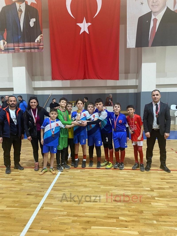 Okul Sporları 2. Küme Futsal Müsabakaları nefesleri kesti