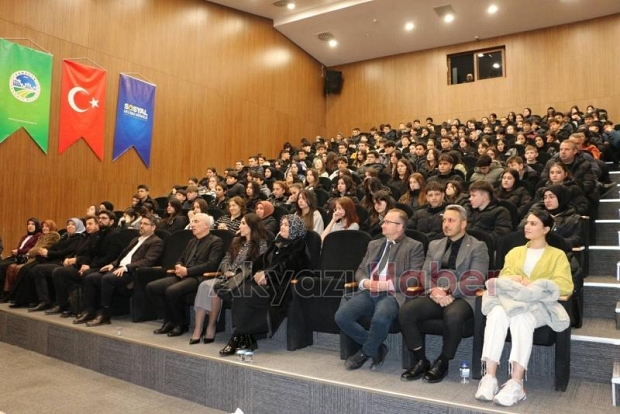 Akyazı Sağlık Müdürü Şeyda Tok, bağımlılıktan kurtulmanın yollarını anlattı