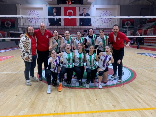 Alaağaçspor Kadın Voleybol Takımı final maçlarına hazırlanıyor
