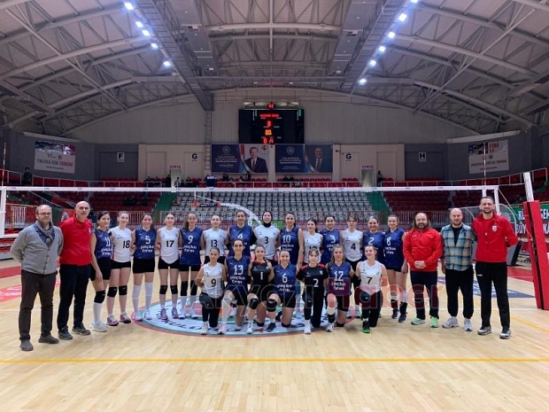 Alaağaçspor Kadın Voleybol Takımı final maçlarına hazırlanıyor