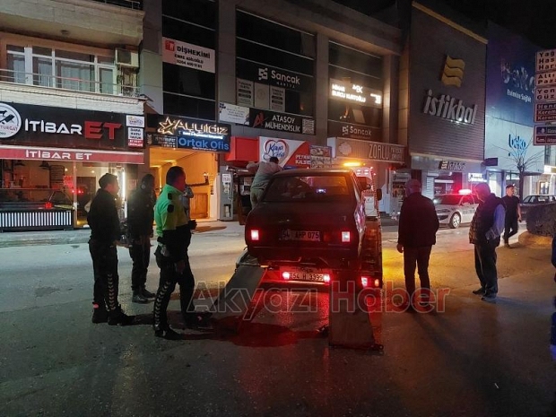 Yasak yerden U dönüşü yaptı, motosikletli yaralandı
