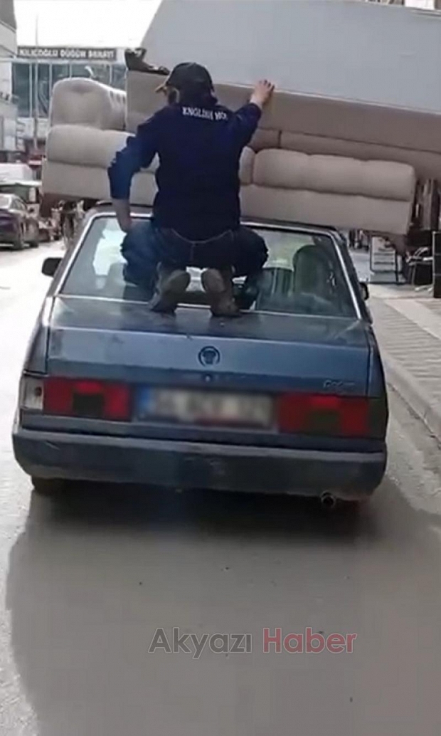 Otomobilin tavanında taşınan koltuklar şaşkına çevirdi
