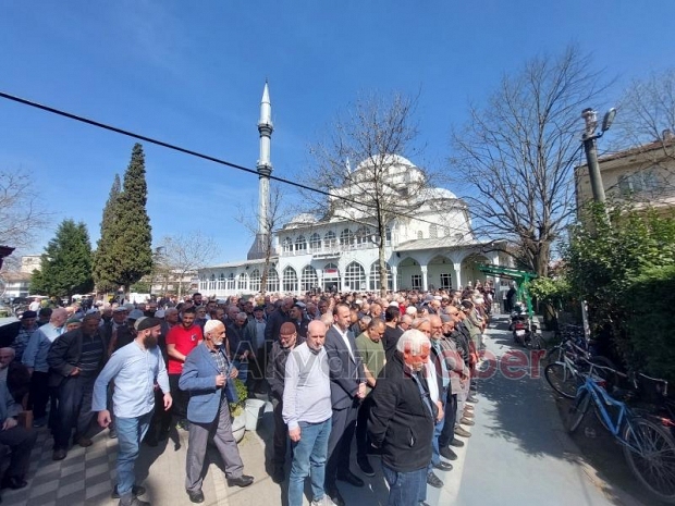 Türkan Certel toprağa verildi. 