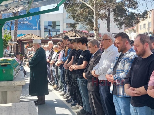 Türkan Certel toprağa verildi. 
