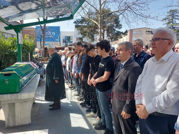 Türkan Certel toprağa verildi. 