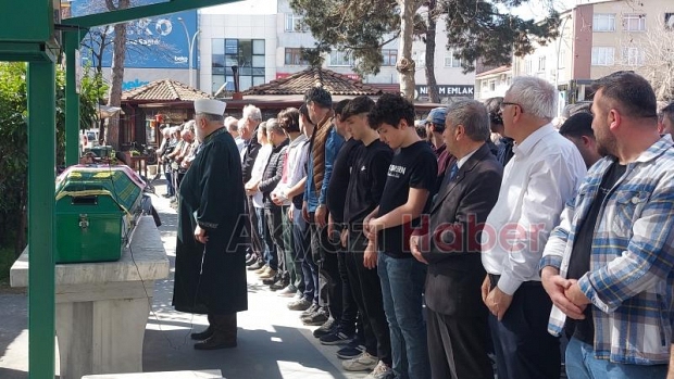 Türkan Certel toprağa verildi. 