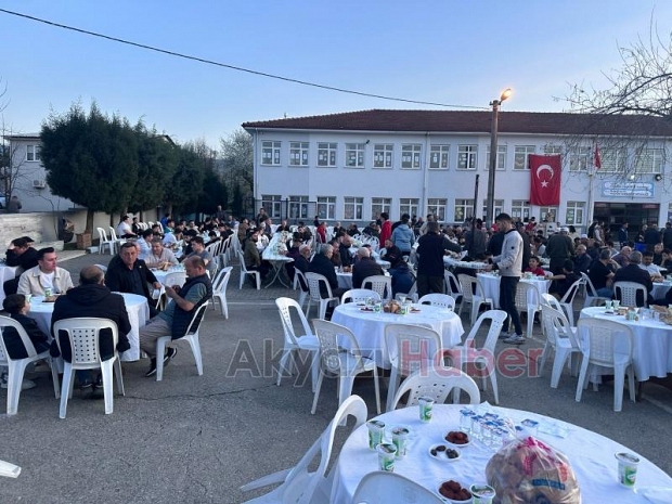 İftar sofrasında buluştular