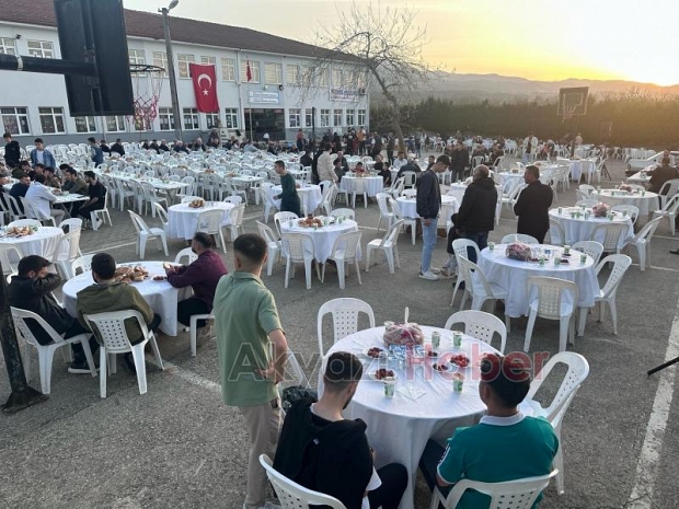 İftar sofrasında buluştular