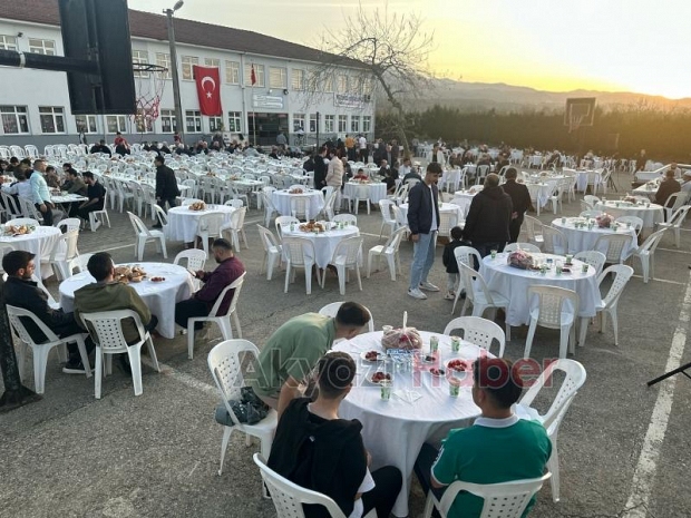 İftar sofrasında buluştular