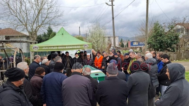 Sami şişman defnedildi