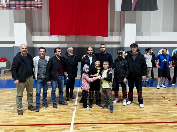 Akyazı'da voleybol turnuvası düzenlendi