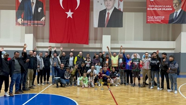 Akyazı'da voleybol turnuvası düzenlendi