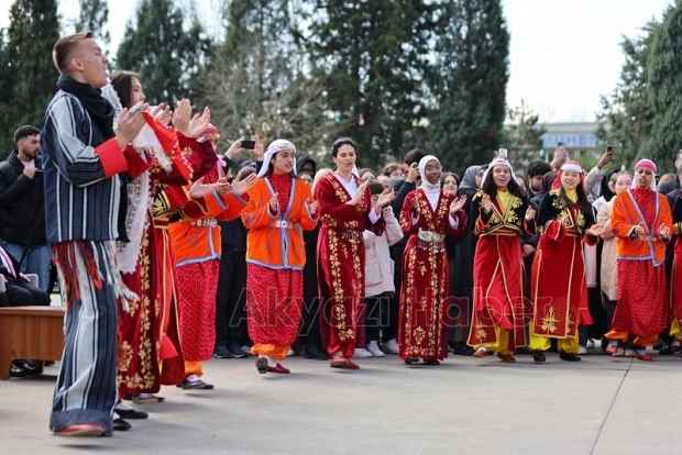 SAÜ'de nevruz ateşi yakıldı