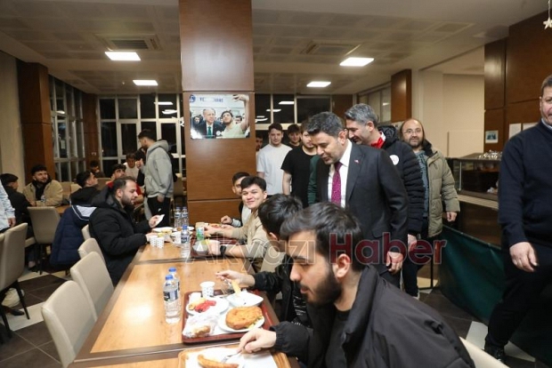 Bakan Yardımcısından Akyazı'da sahur ziyareti