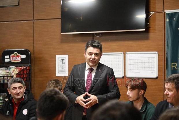 Bakan Yardımcısından Akyazı'da sahur ziyareti