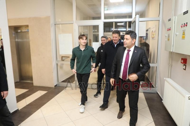 Bakan Yardımcısından Akyazı'da sahur ziyareti