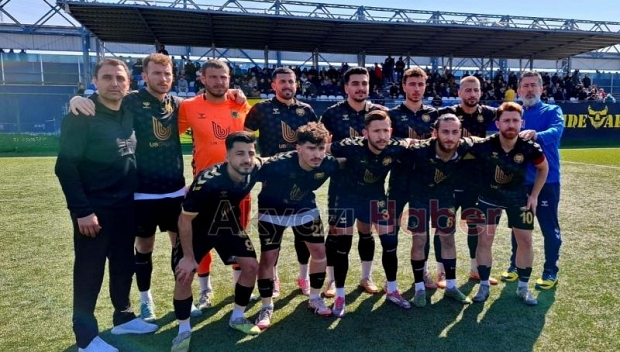 As Akyazıspor Play-Off'ta Serdivanspor'u 2-1 mağlup etti