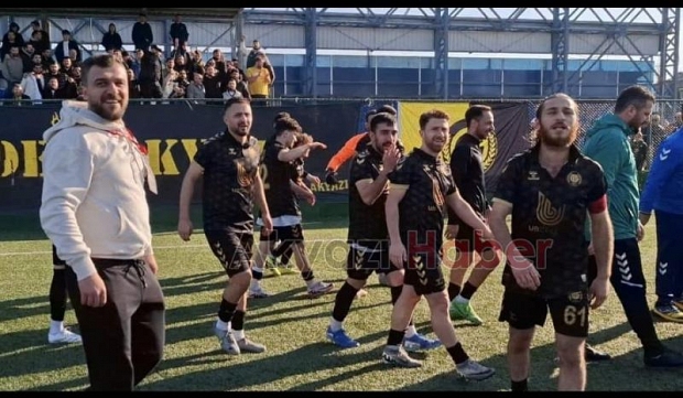 As Akyazıspor Play-Off'ta Serdivanspor'u 2-1 mağlup etti