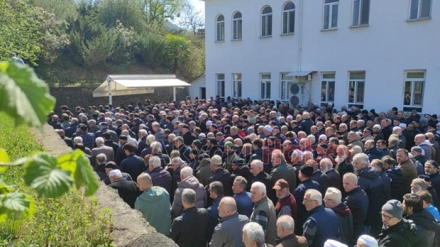 Ali Çakmak dualarla toprağa verildi