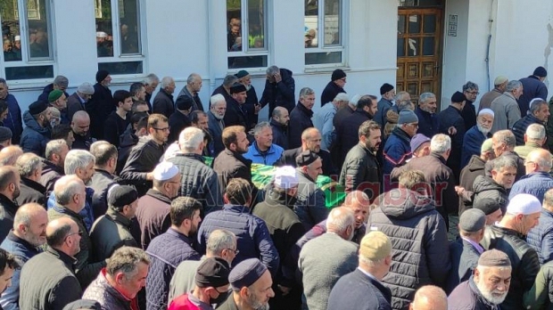 Ali Çakmak dualarla toprağa verildi