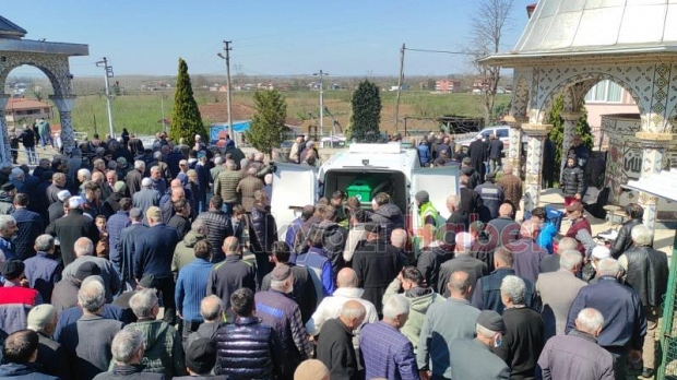 Ali Çakmak dualarla toprağa verildi