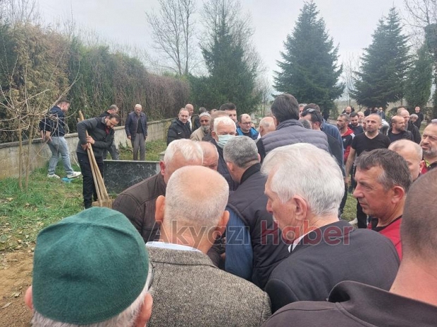 Asiye Savaş gözyaşlarıyla toprağa verildi