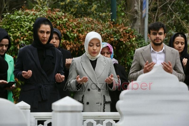 AK Parti'den Tenzile Erdoğan'ın kabrine ziyaret