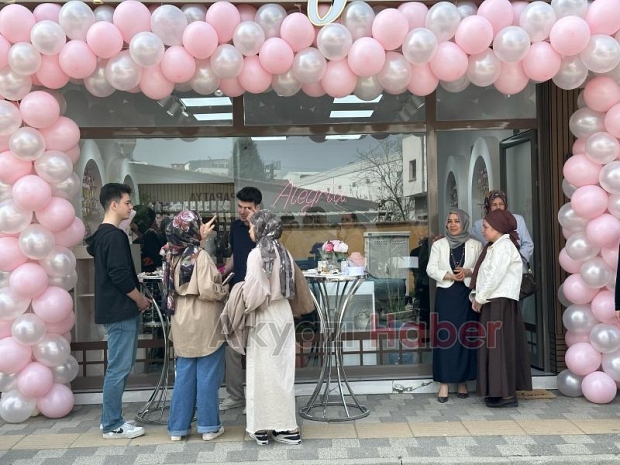 Alegria Takı Dünyası Açıldı, Işıltını Seç!