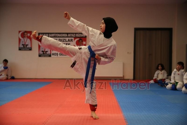 Akyazılı Dilara Milli forma peşinde
