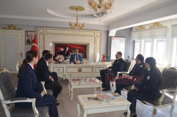 Polis Haftasında Akyazı’da Kalpler Bir Oldu