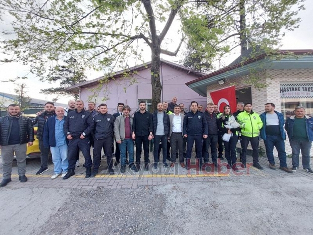 Kavga ihbarına giden polislere sürpriz kutlama