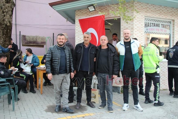 Kavga ihbarına giden polislere sürpriz kutlama