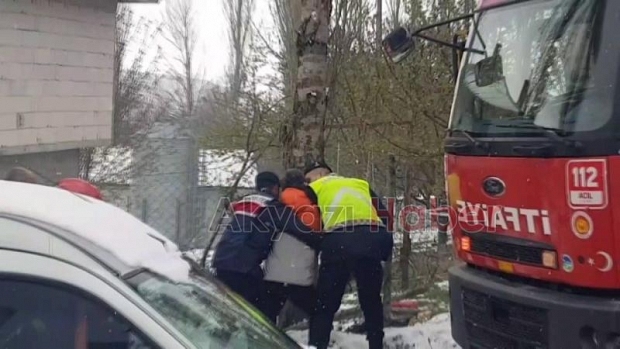 Yangında iki çocuğunu kaybeden babanın acı feryadı