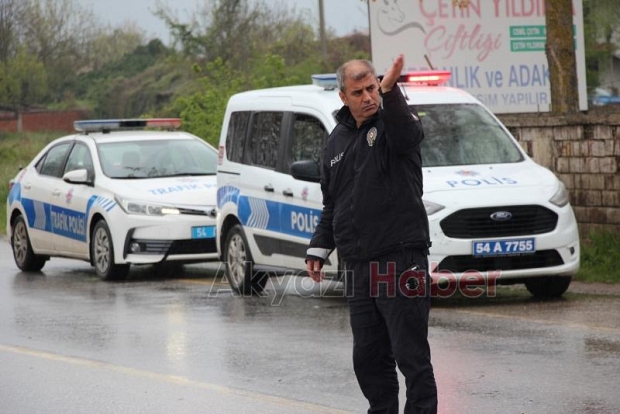 Batakköy'de İki Araç Çarpıştı: Savrulan Araç İşyeri Duvarını Yıktı, 2 yaralı 