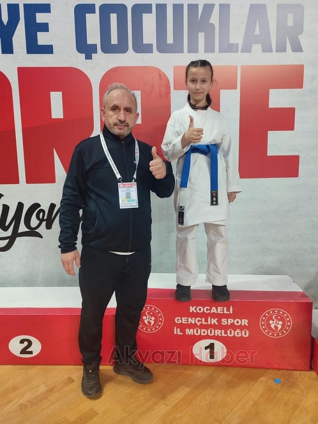 Akyazılı karatecilerden 3 altın madalya