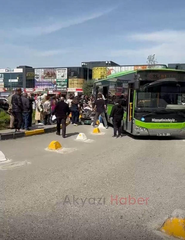Otobüste fenalaşan yolcuyu hastaneye yetiştirdi