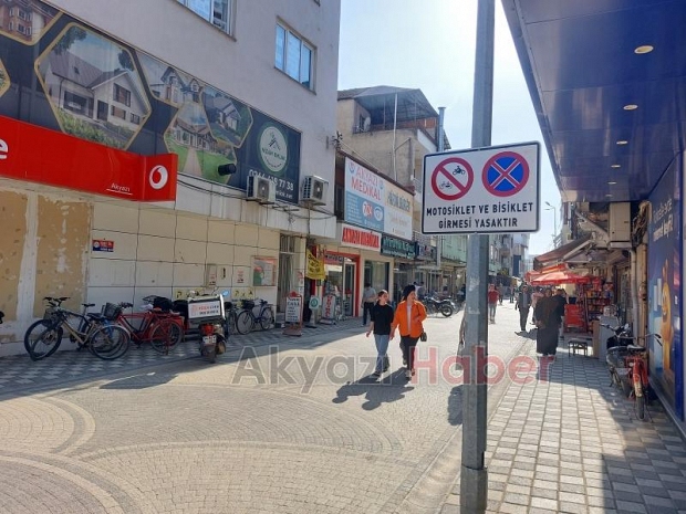 Trafik Polisi Alarmda: Yaya Alanlarına Giren Araçlara Geçit Yok!
