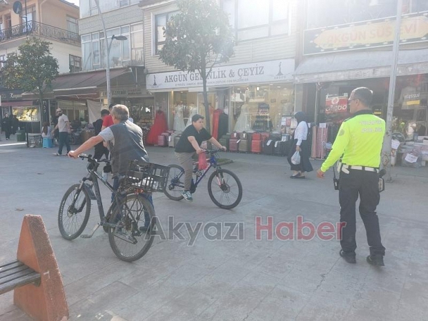 Trafik Polisi Alarmda: Yaya Alanlarına Giren Araçlara Geçit Yok!