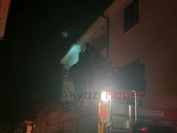 Yangında mahsur kalanlar kurtarıldı