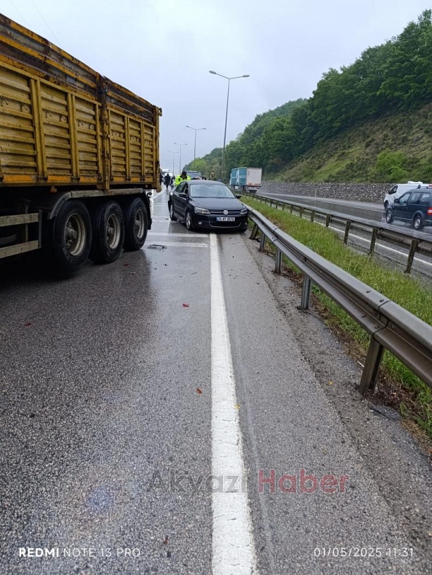 Makaslayan tır zincirleme kazaya neden oldu