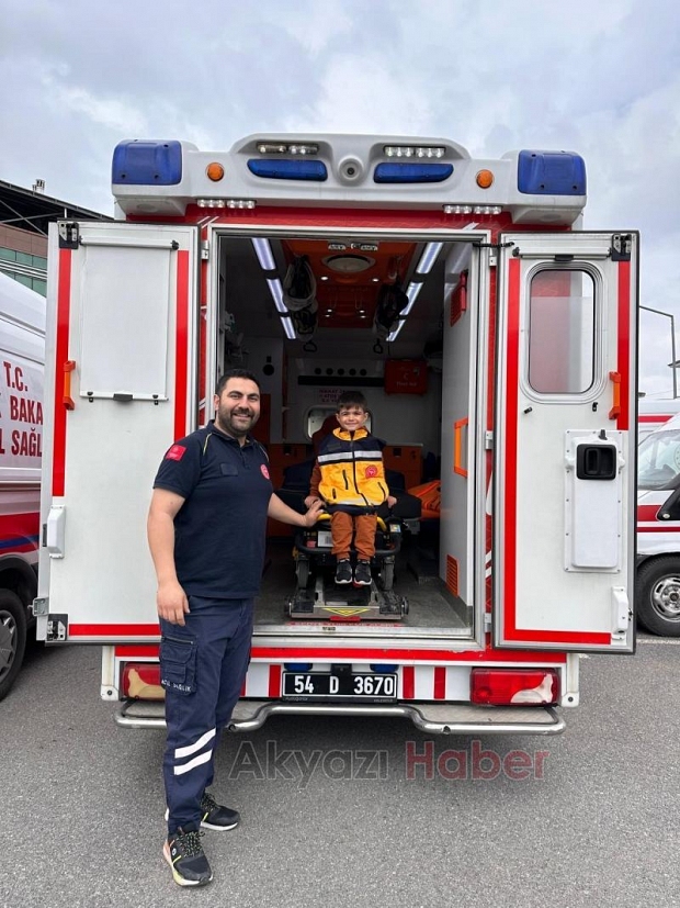 Minik Öğrenciler Ambulansları Yakından Tanıdı