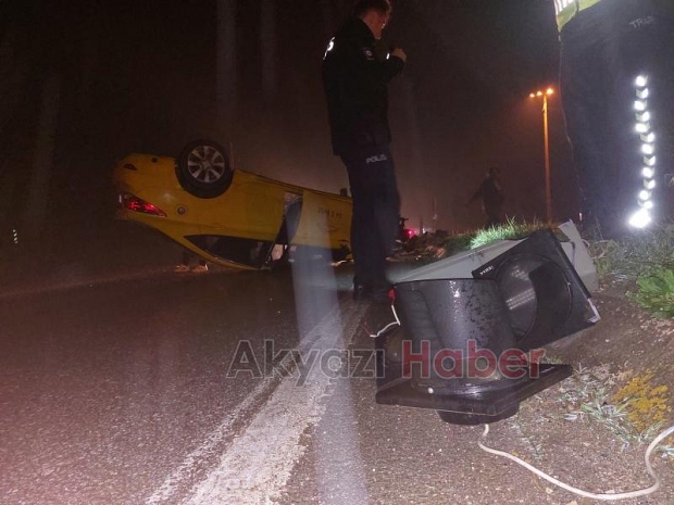 Ölüm kavşağında taksi takla attı