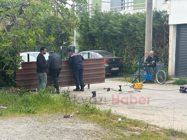 Akyazı’da Arsa Sahipleri Kamulaştırma Talebiyle Yolu Kapattı