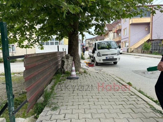 Akyazı’da Arsa Sahipleri Kamulaştırma Talebiyle Yolu Kapattı