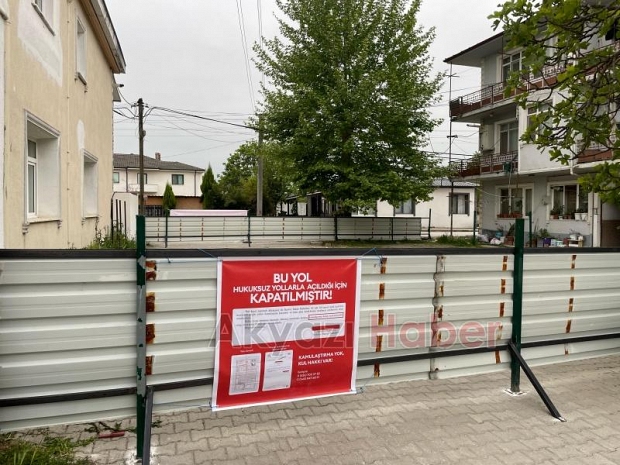 Akyazı’da Arsa Sahipleri Kamulaştırma Talebiyle Yolu Kapattı